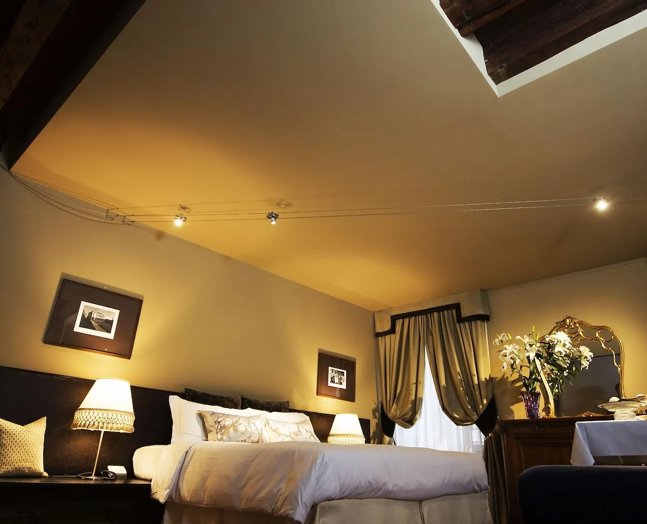 Avogaria 5 Rooms Venice 3*,