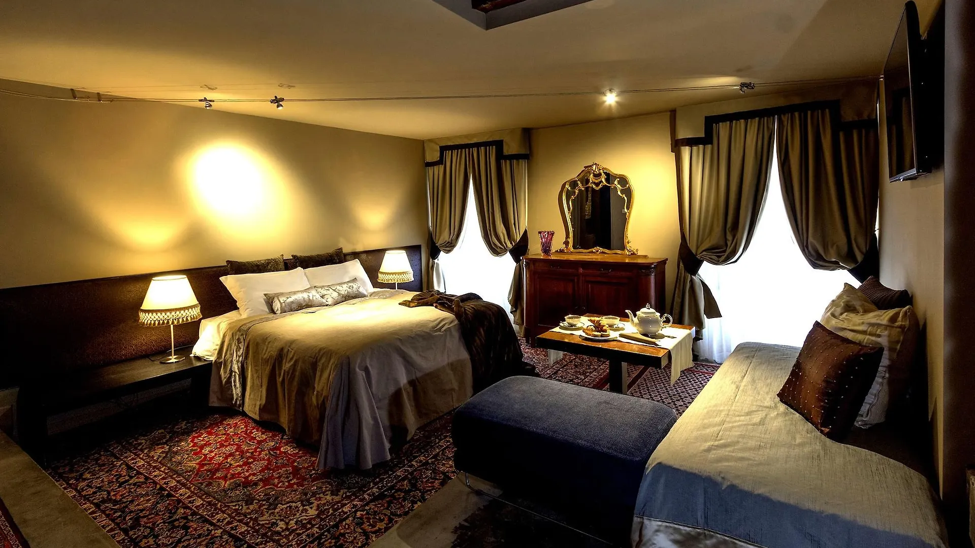 Avogaria 5 Rooms Venice Italy