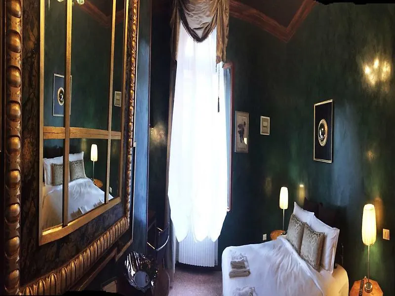 Avogaria 5 Rooms Venice 3*,